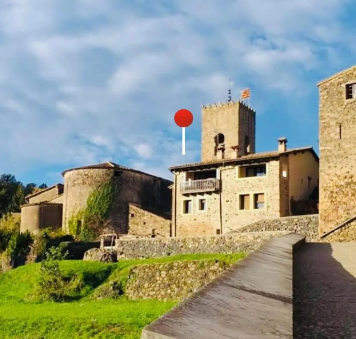 Hotel Cal Sastre Santa Pau 4*,