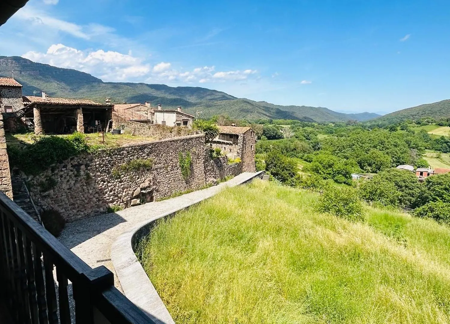 Hotel Cal Sastre Santa Pau 4*,
